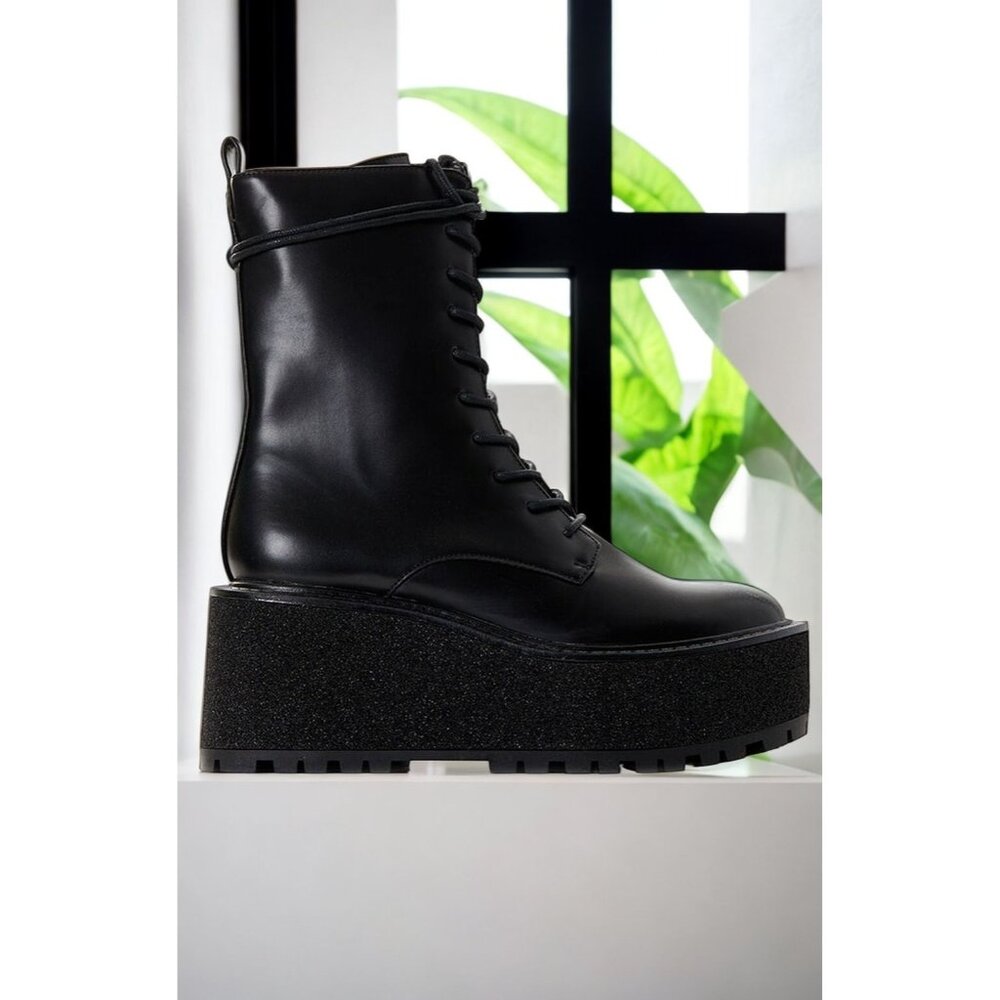 Circus Slater Women's Black Faux Leather Casual Combat Lace Up Wedge Boots NIB